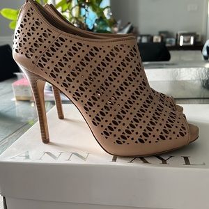 Ann Taylor shana nude cutout peel toe booties/shooties
